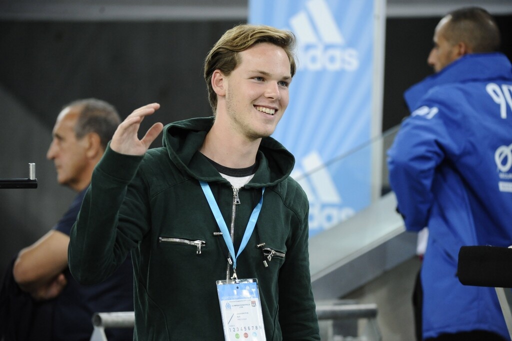 Αδιανόητο! Ένας 22χρονος αγόρασε ποδοσφαιρική ομάδα στην Αγγλία (photos)