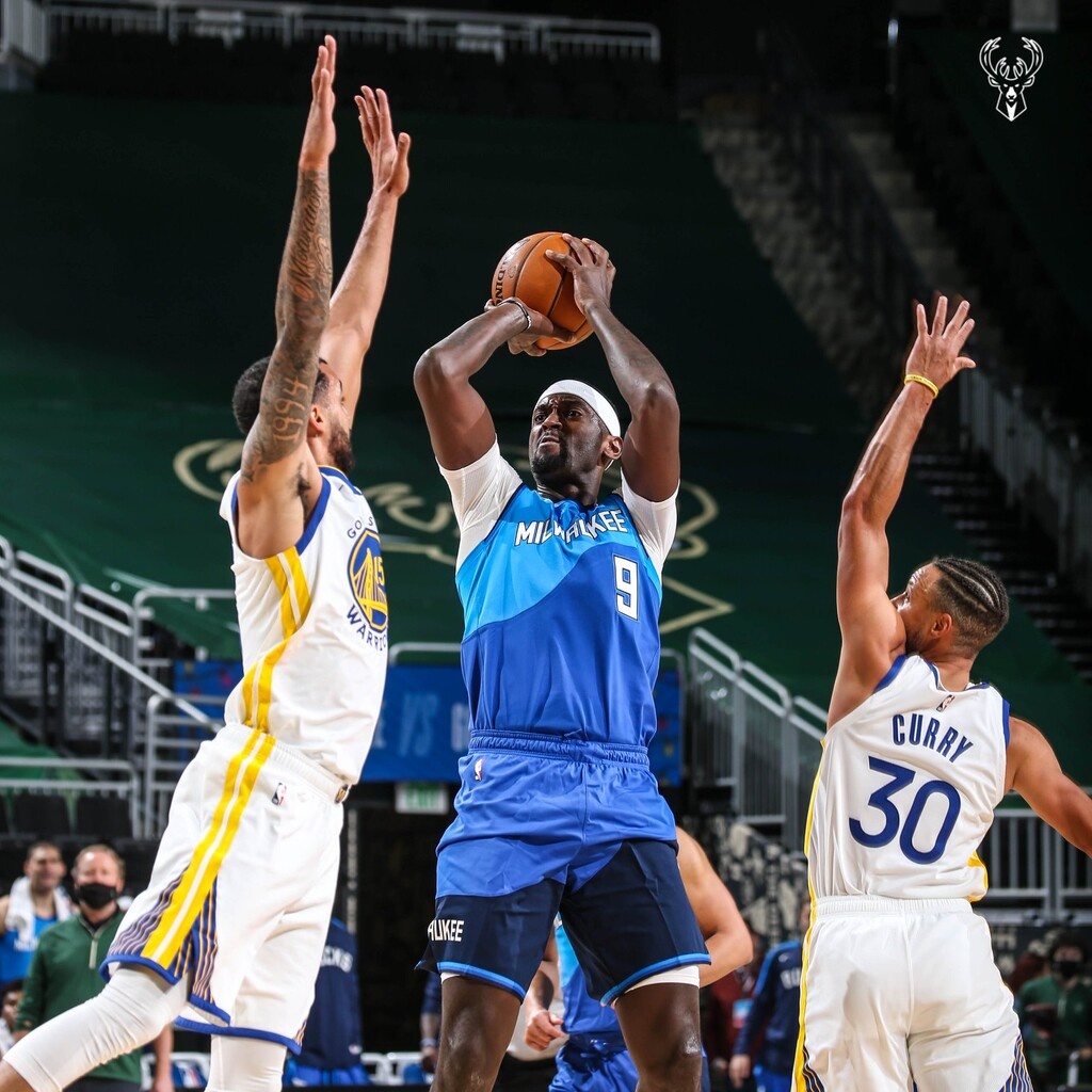 Μιλγουόκι Μπακς-Γκόλντεν Στέιτ Ουόριορς 138-99: Αέρας οι Μπακς χωρίς να... ζεσταθεί ο Γιάννης (vids)