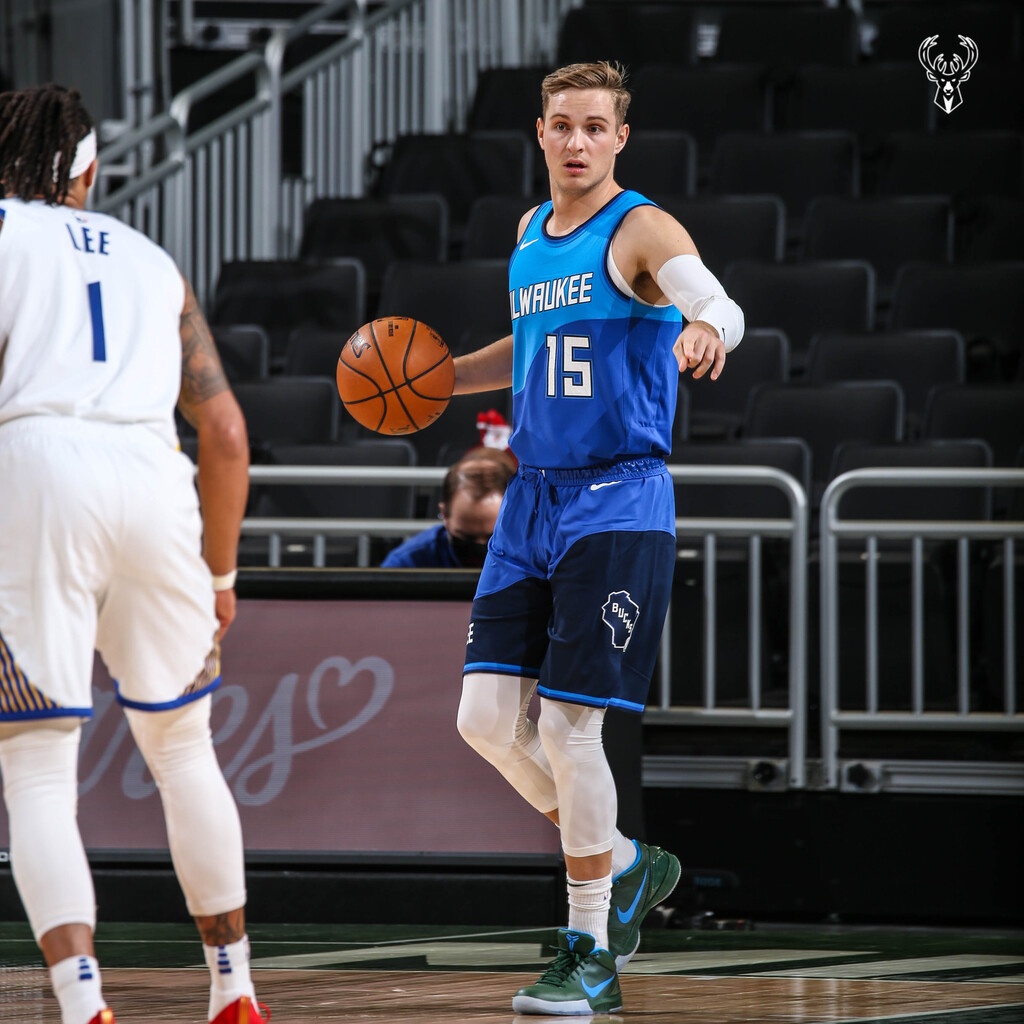 Μιλγουόκι Μπακς-Γκόλντεν Στέιτ Ουόριορς 138-99: Αέρας οι Μπακς χωρίς να... ζεσταθεί ο Γιάννης (vids)