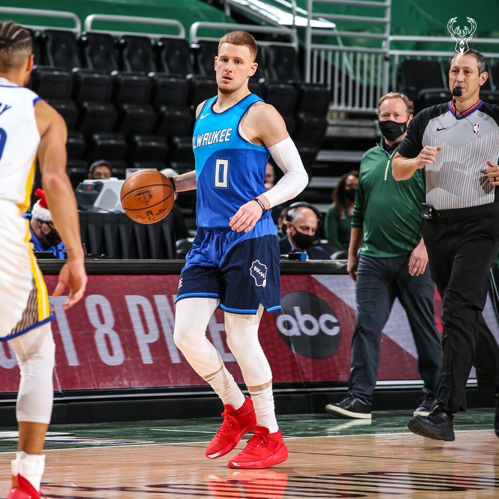 Μιλγουόκι Μπακς-Γκόλντεν Στέιτ Ουόριορς 138-99: Αέρας οι Μπακς χωρίς να... ζεσταθεί ο Γιάννης (vids)