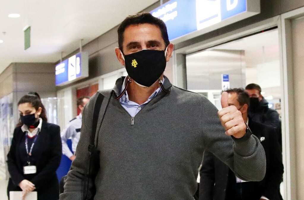 Χιμένεθ: «Ξεκινάω άμεσα δουλειά στην ΑΕΚ»