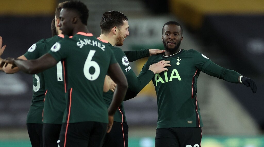 Premier League: Οι «Λύκοι» πλήγωσαν την Τότεναμ! (video+photos)