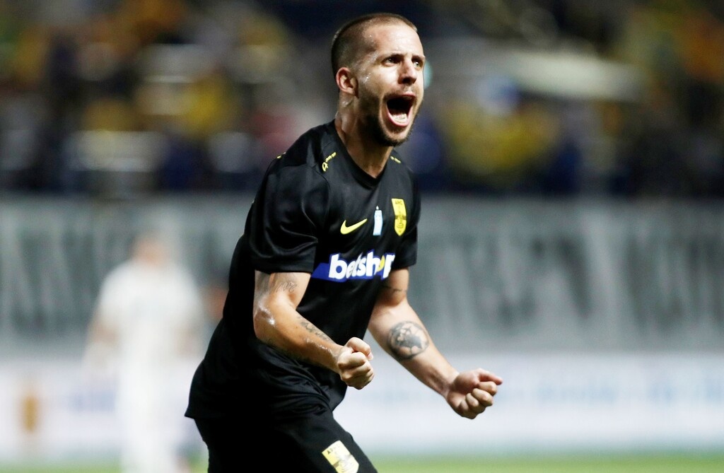 Άρης: Μήνυμα από Νέτο σε Καρυπίδη για... ανανέωση με Σάσα (photos)