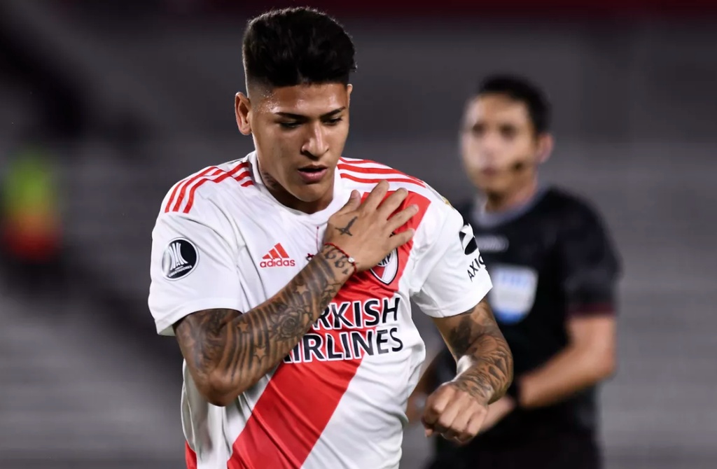 Ολυμπιακός: Δυνατά για αστέρι της Ρίβερ Πλέιτ (photos+video)