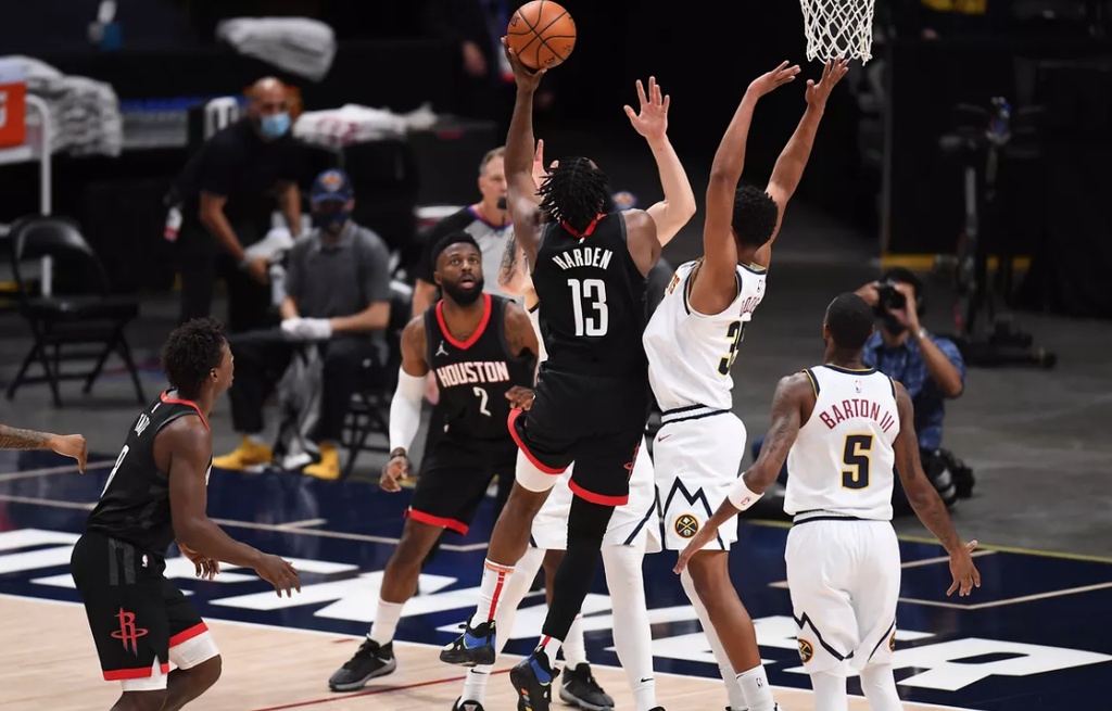 NBA: Θύμισε... παιδική χαρά το Ρόκετς-Νάγκετς (video+photos)