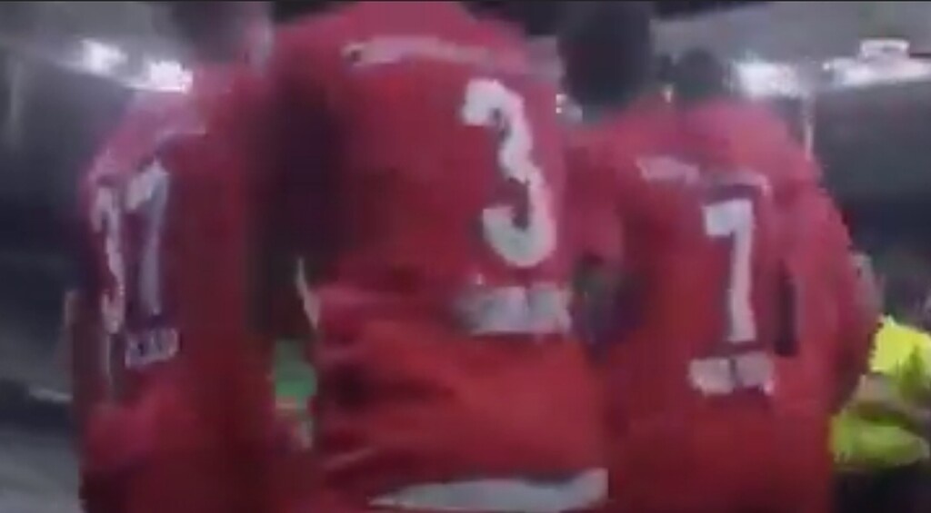 H αποβολή της χρονιάς: Το κινητό που άναψε «φωτιές» στην Τουρκία! (photos+video)