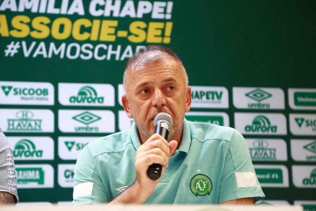 Βραζιλία-Κορονοϊός: Θρήνος στη Σαπεκοένσε (photos)