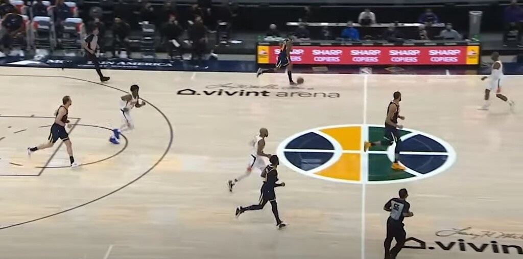 Απίστευτα πράγματα στο NBA: Παίκτης τρελάθηκε και έσπρωξε διαιτητή (video+photos)