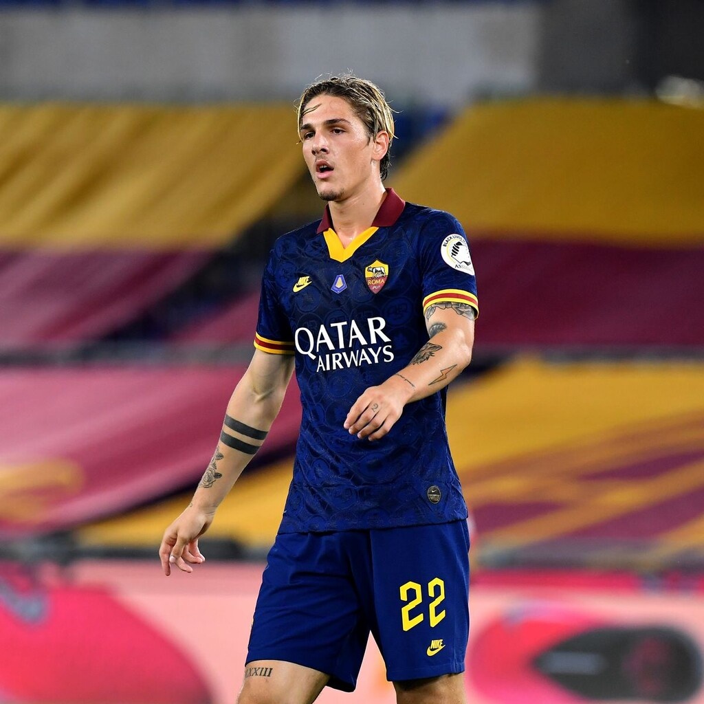 Σάλος με Ζανιόλο: Χώρισε την έγκυο σύντροφο του και τα έφτιαξε με 33χρονη (video+photos)