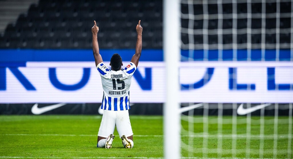 Bundesliga: Η Χέρτα έσπρωξε στον γκρεμό τη Σάλκε! (video+photos)