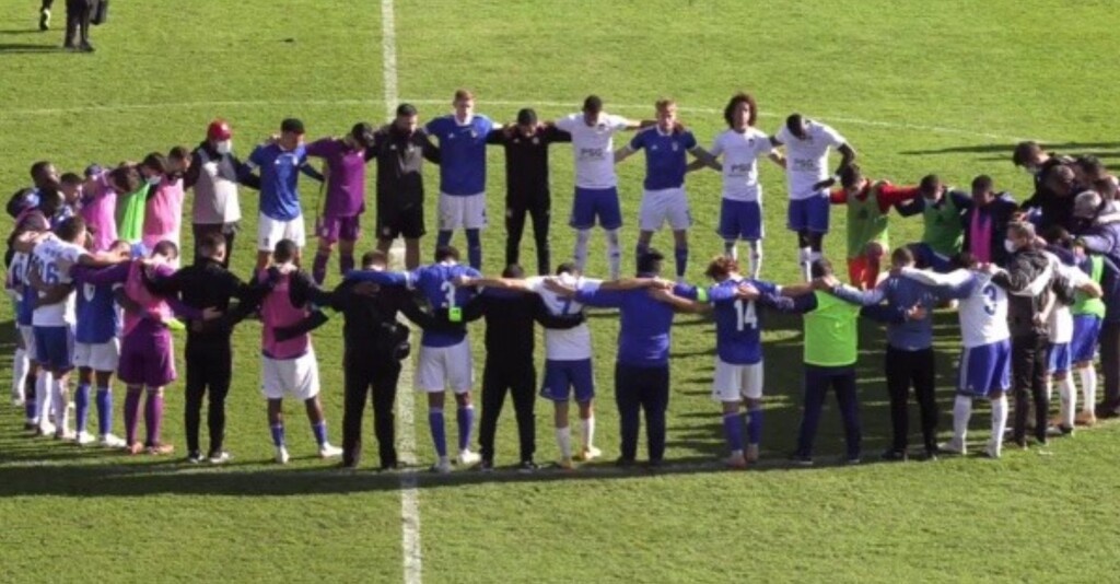 Σοκαριστική στιγμή: Ανακοπή καρδιάς εν ώρα αγώνα για 24χρονο παίκτη (video+photos)