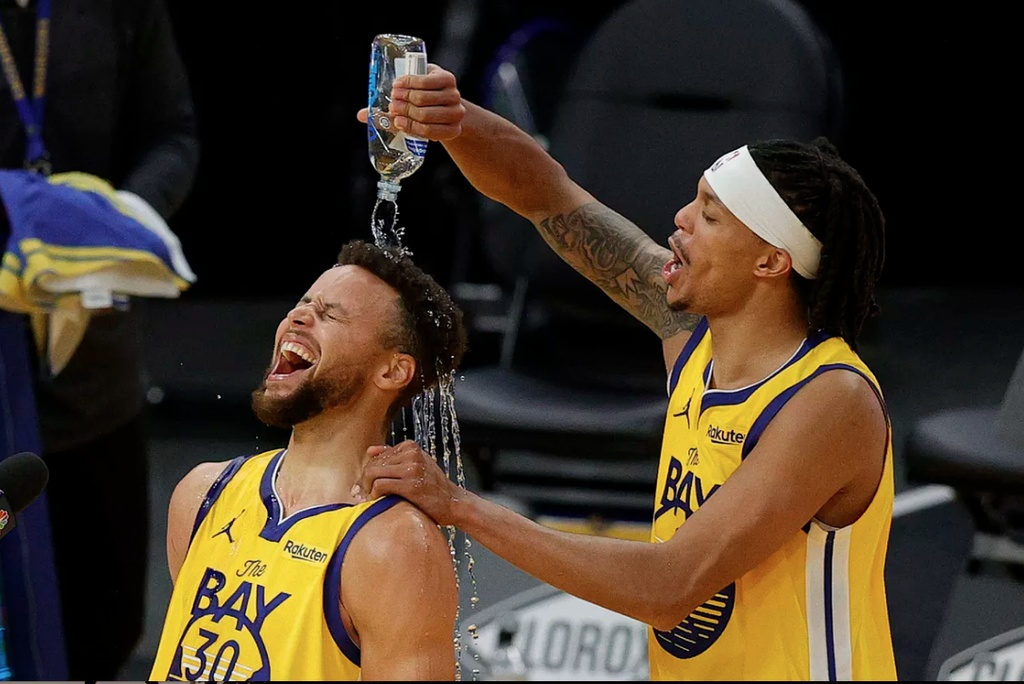 NBA: Μυθικός Κάρι - Σταμάτησε στους 62 και διέλυσε τους Μπλέιζερς (photos+video)