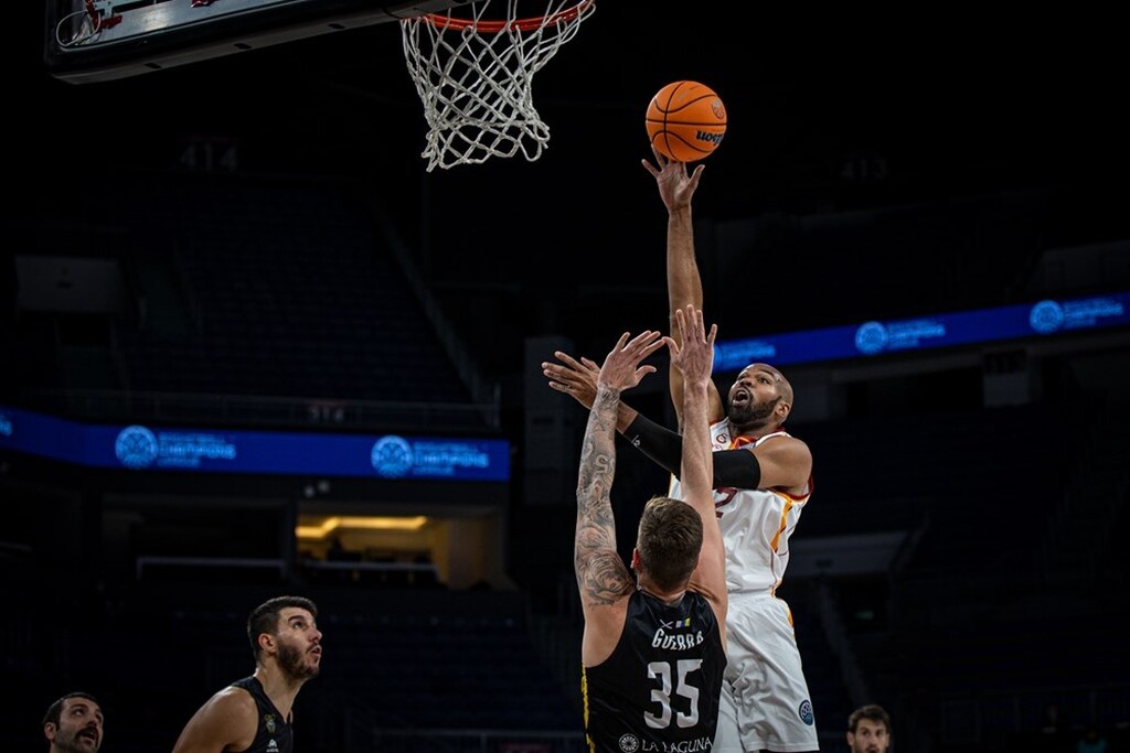 Ρεάλ Μαδρίτης: Παίζει ο Τάιους με Αρμάνι