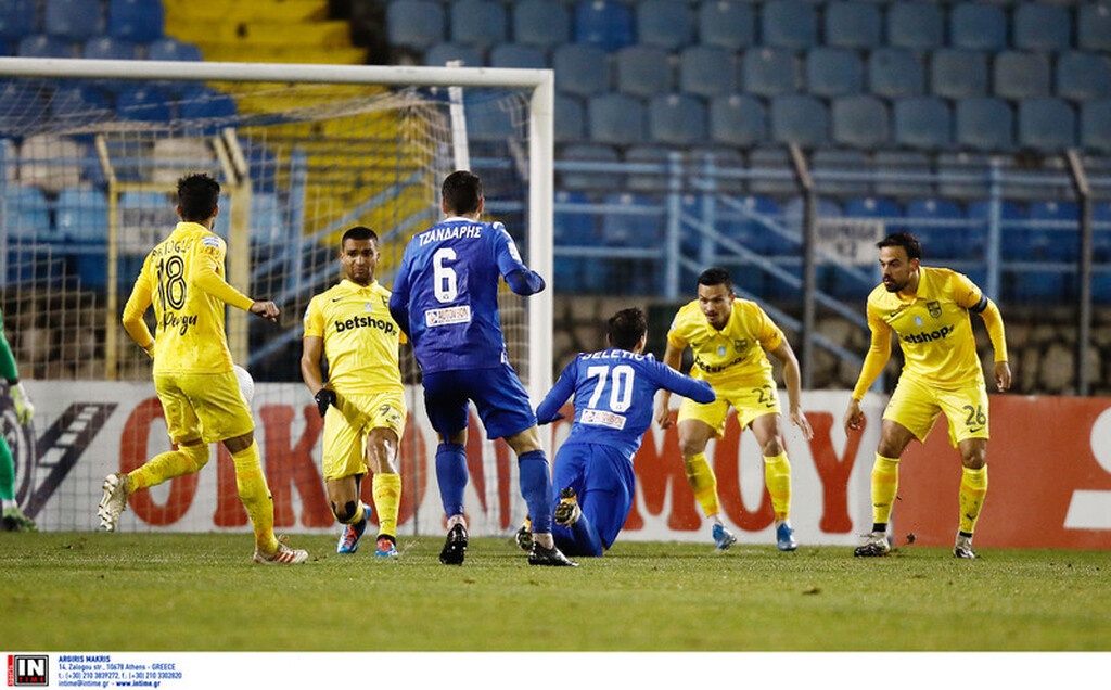 Λαμία-Άρης: Τρομερή επίθεση του Κούγια για το πέναλτι των γηπεδούχων!