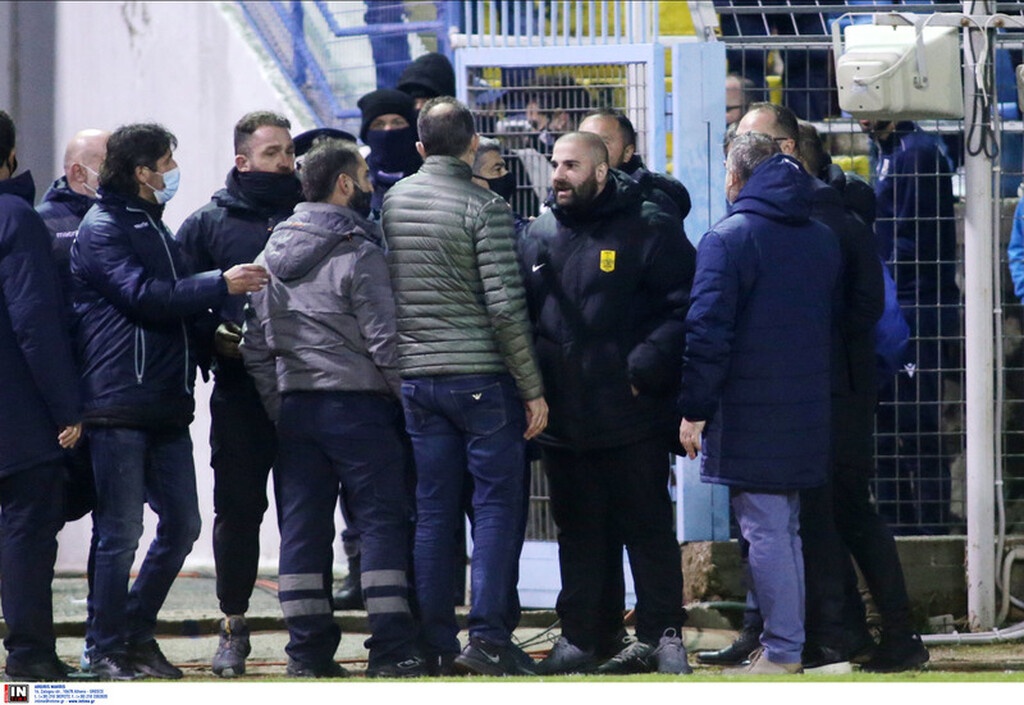 Λαμία-Άρης: Εκτός ελέγχου ο Σούντγκρεν, έσπρωξε ballboy κι αποβλήθηκε! (video+photos)