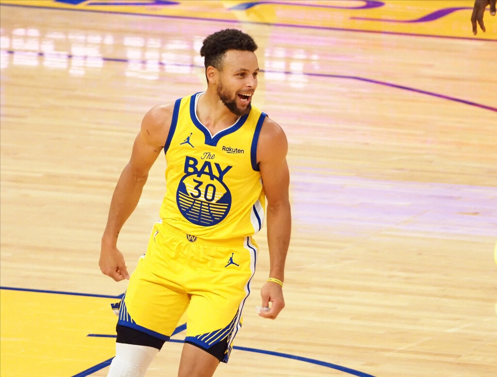 NBA: Μυθικός Κάρι - Σταμάτησε στους 62 και διέλυσε τους Μπλέιζερς (photos+video)