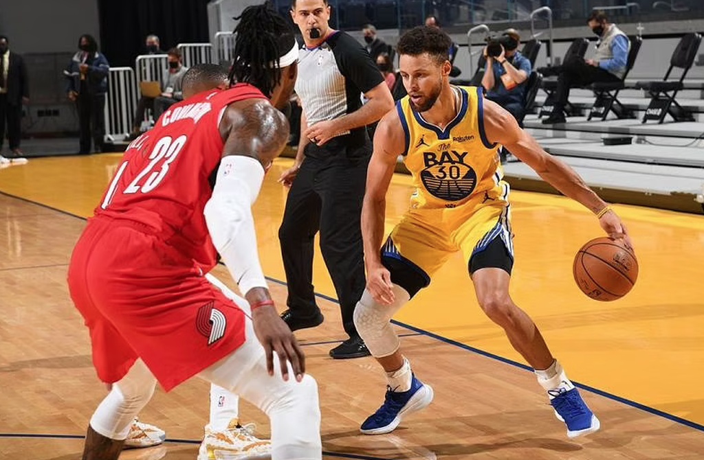 NBA: Μυθικός Κάρι - Σταμάτησε στους 62 και διέλυσε τους Μπλέιζερς (photos+video)
