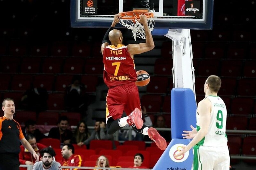 Ρεάλ Μαδρίτης: Παίζει ο Τάιους με Αρμάνι