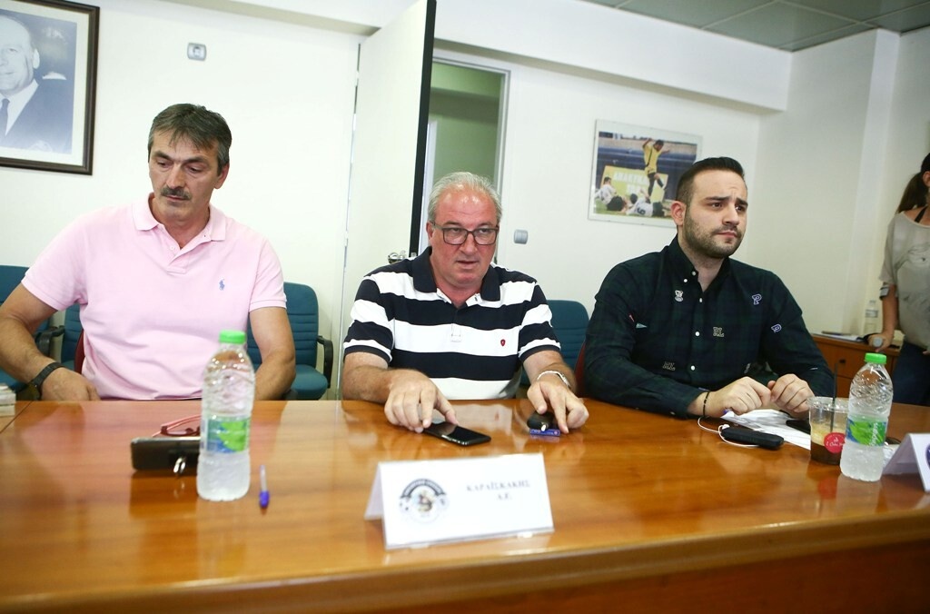 Μπέκας: «Τα παγκόσμια ρεκόρ της Super League 2»