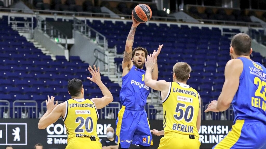 Άλμπα-Μακάμπι 73-85: Πέρασε εύκολα από το Βερολίνο (video+photos)