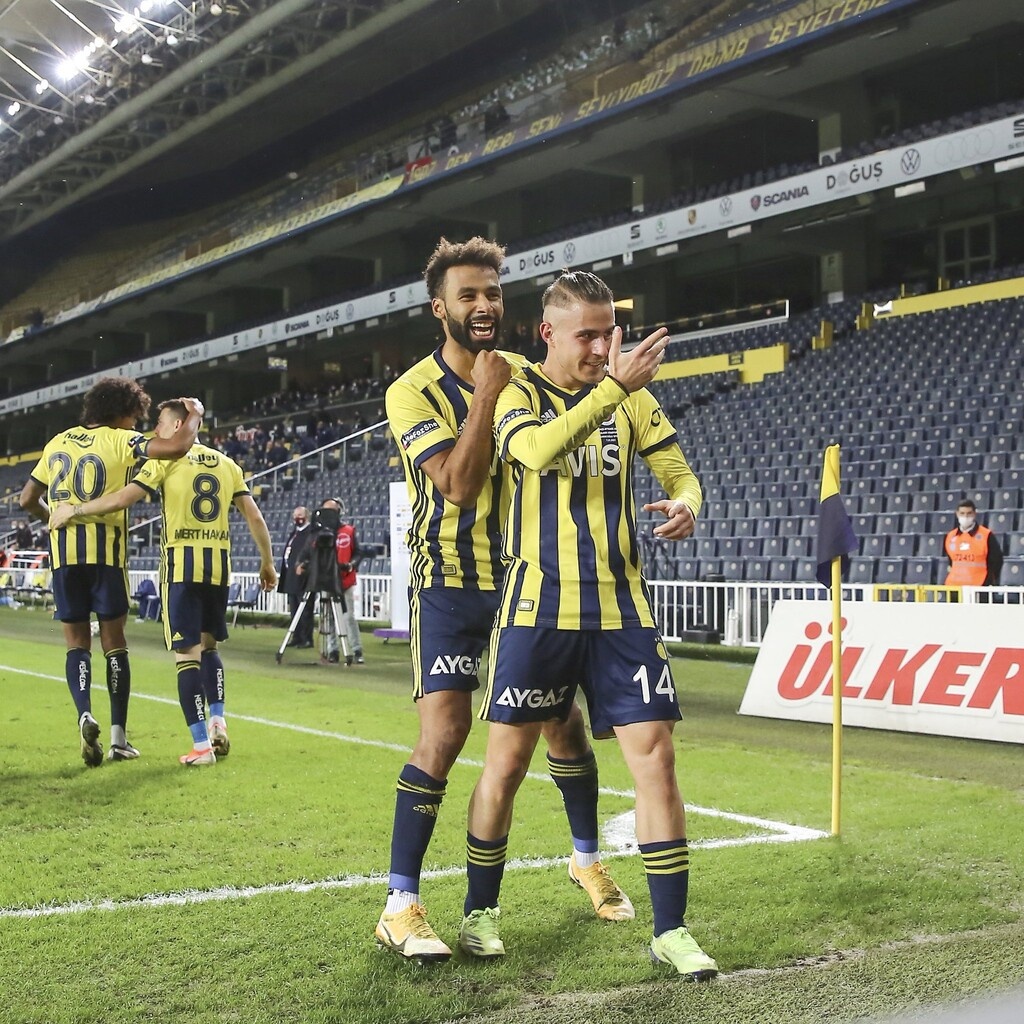 Φενέρμπαχτσε-Αλάνιασπορ 2-1: Ο ασταμάτητος Πέλκας χτύπησε ξανά και πήρε τον ελληνικό «εμφύλιο»