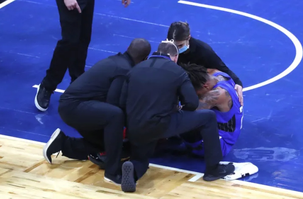 NBA: Φρικιαστικός τραυματισμός - Χάνει τη σεζόν ο Φουλτζ (video)