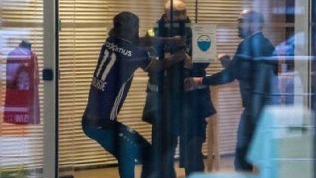 Παναθηναϊκός: «Βράζουν» συμπαίκτες και οπαδοί της Αντβέρπ με τον Λαμκέλ Ζε! (photos)