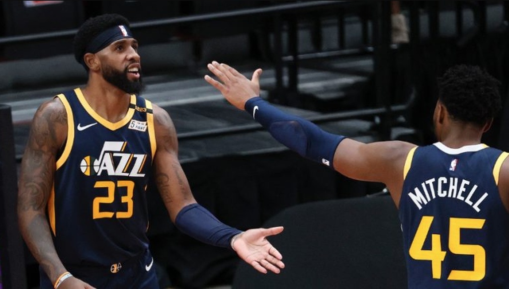 NBA: «Βομβάρδισαν» τους Μπακς οι Τζαζ (video+photos)