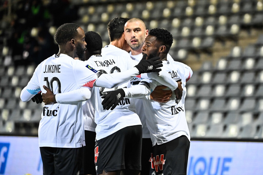 Ligue1: Λιοντάρι η Λιόν παρέμεινε στην κορυφή, ακολουθούν Παρί και Λιλ! (photos)