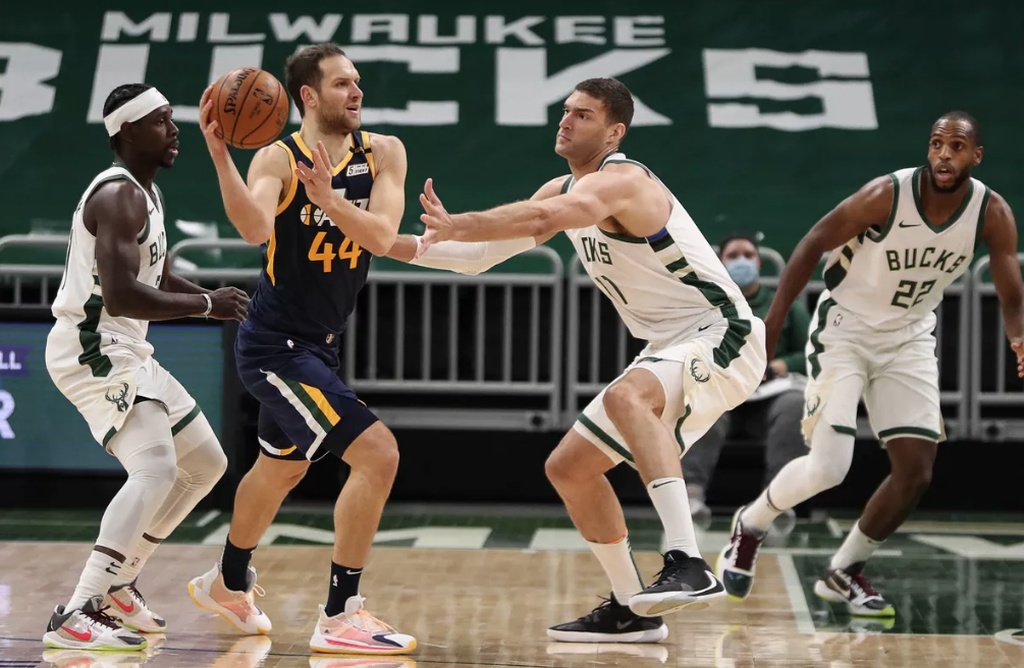 NBA: «Βομβάρδισαν» τους Μπακς οι Τζαζ (video+photos)