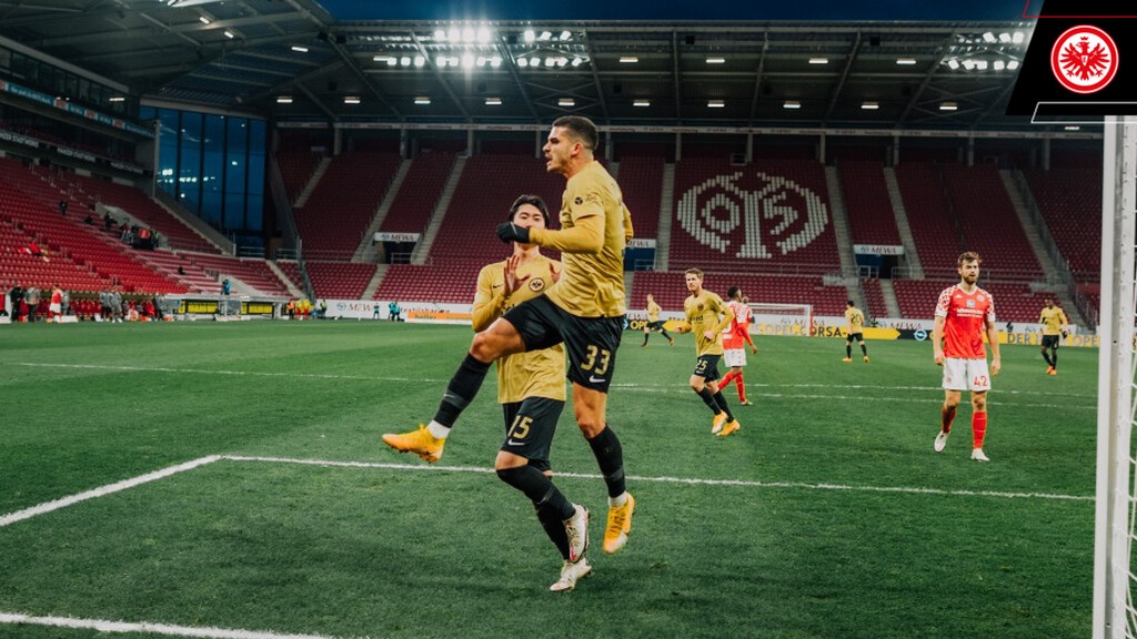 Bundesliga: Θρίαμβος για Σάλκε έπειτα από έναν χρόνο! (video+photos)
