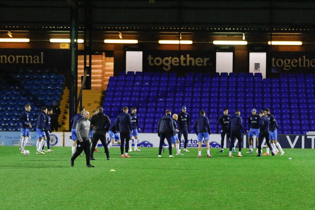 Κύπελλο Αγγλίας: «Καταιγίδα» πυροτεχνημάτων και διακοπή στο Στόκπορτ-Γουέστ Χαμ! (video+photos)