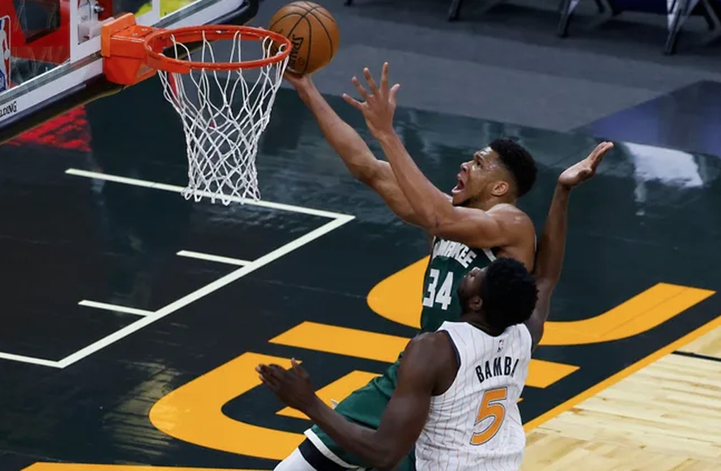 NBA: Τα καλύτερα του Γιάννη Αντετοκούνμπο (video)