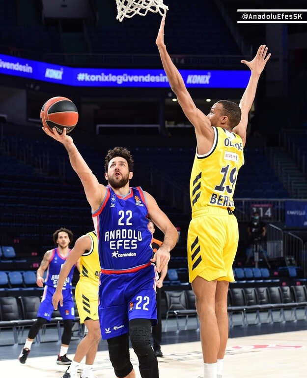 Αναντολού Εφές-Άλμπα Βερολίνου 84-76: Πάτησε «γκάζι» και νίκησε (photos)