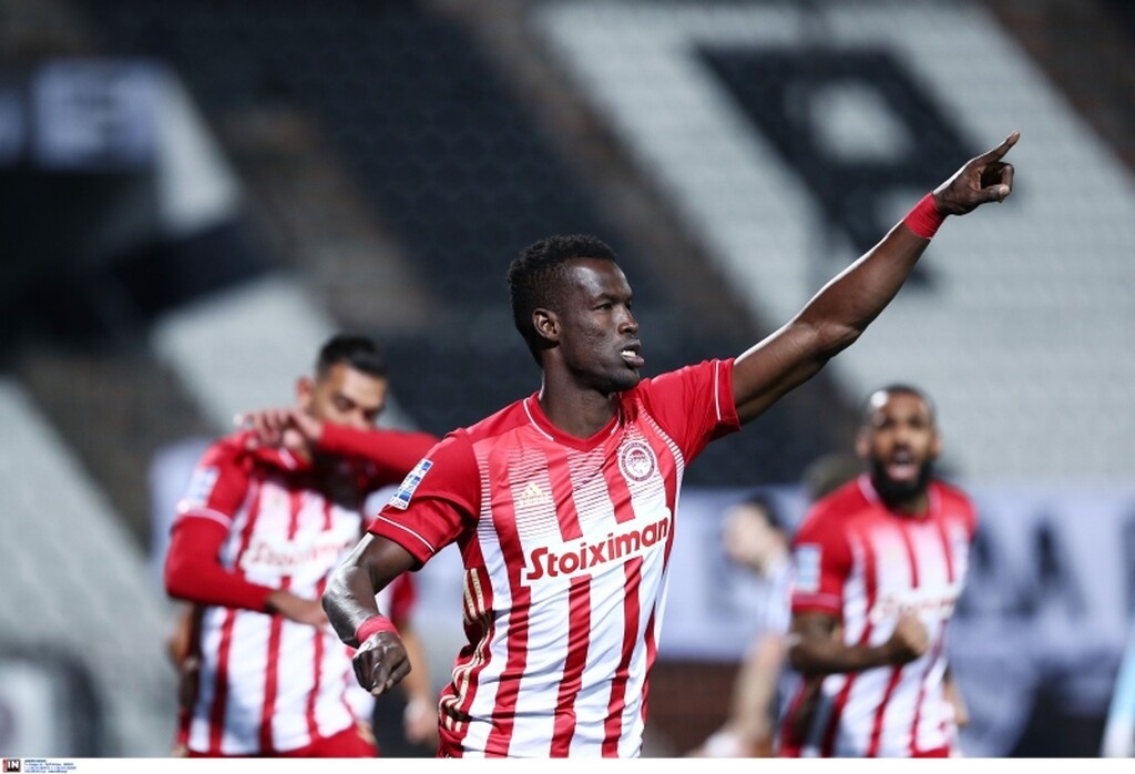 ΠΑΟΚ-Ολυμπιακός: Γκάφα ο Πασχαλάκης, σκόραρε ο Μπα - Το γκολ της ισοφάρισης (video)