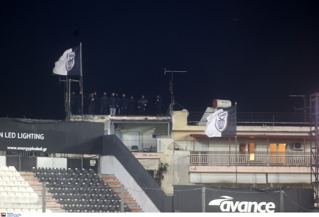 ΠΑΟΚ-Ολυμπιακός: Έστησαν... κερκίδα στην ταράτσα! (photo)