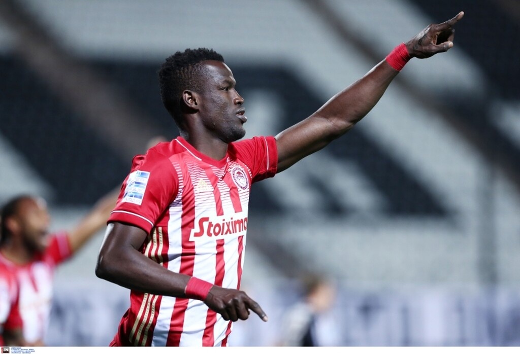 ΠΑΟΚ-Ολυμπιακός: Γκάφα ο Πασχαλάκης, σκόραρε ο Μπα - Το γκολ της ισοφάρισης (video)