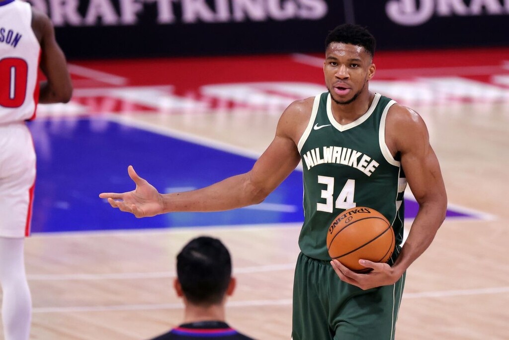 NBA: Άνετα οι Μπακς - Triple Double από Γιάννη (photos+video)