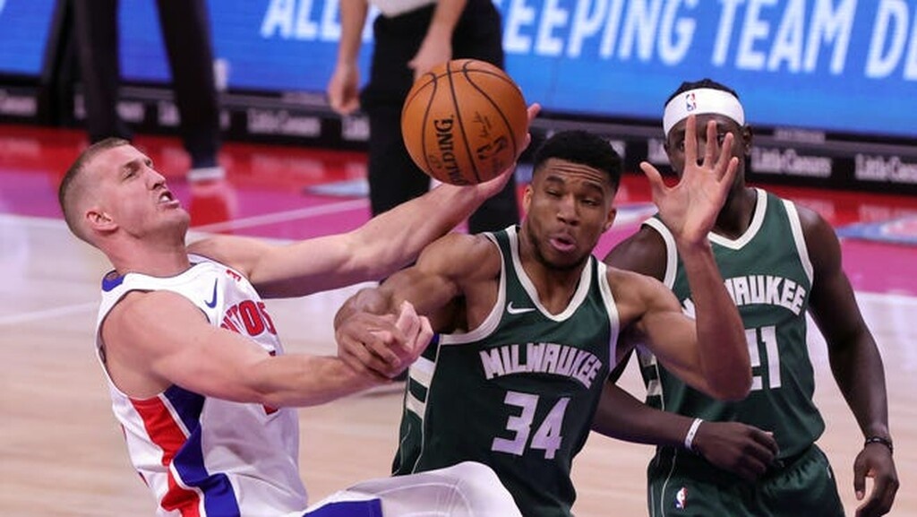 NBA: Άνετα οι Μπακς - Triple Double από Γιάννη (photos+video)