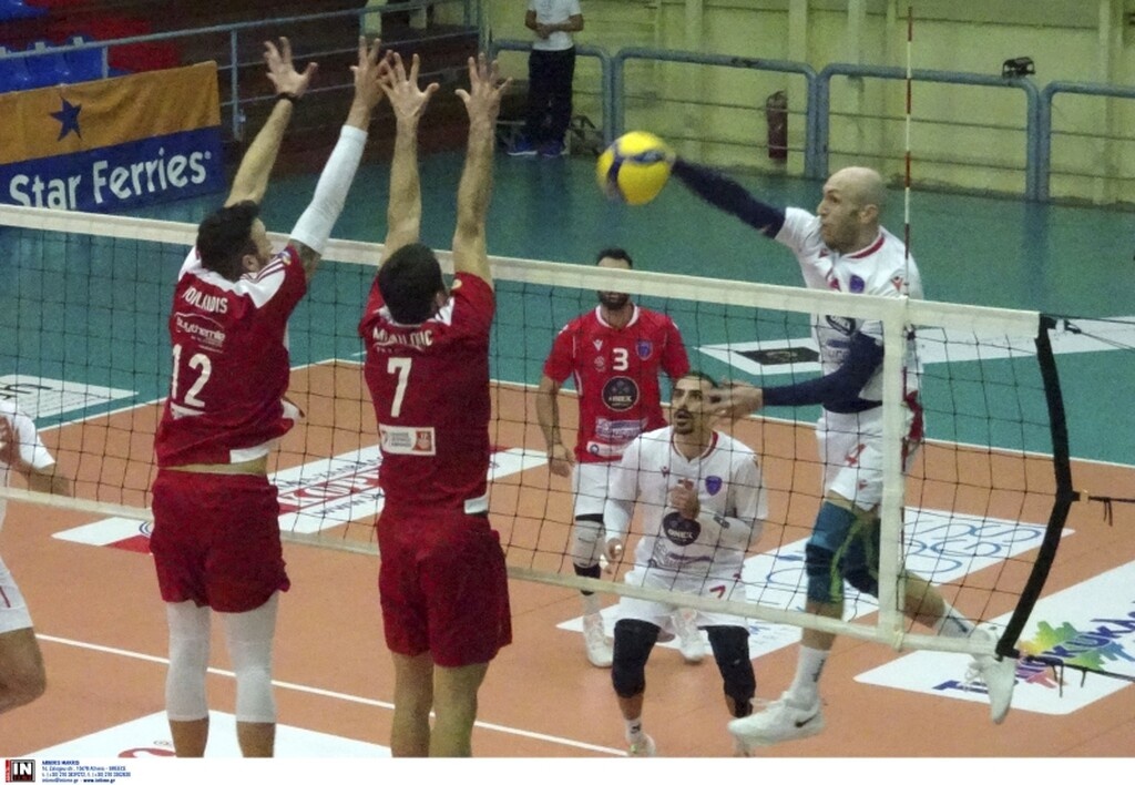 Volley League: Ματσάρα στη Σύρο, «κάρφωσε» τον Ολυμπιακό ο Φοίνικας! (photos)