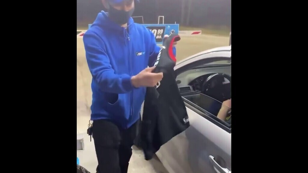 NBA: Απίστευτα σκηνικά με Χάρντεν στο Χιούστον - Η... προσφορά για τις φανέλες του (photos)