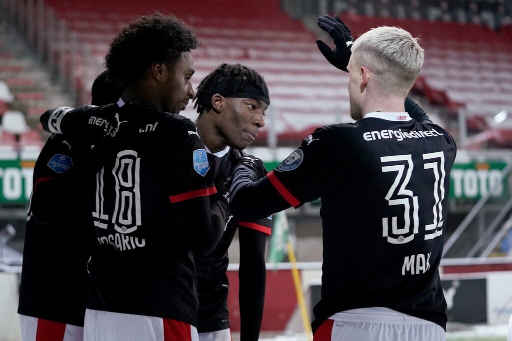 Eredivisie: Έβγαλε αντίδραση κι έριξε πεντάρα η Αϊιντχόφεν! (photos)