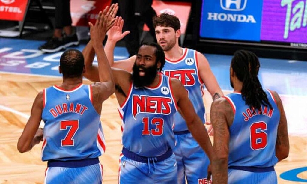 NBA: Λάμψη Χάρντεν στο ντεμπούτο του (video+photos)