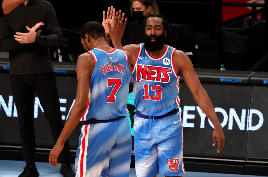 NBA: Η σπουδαία εμφάνιση του Τζέιμς Χάρντεν (photos+video)