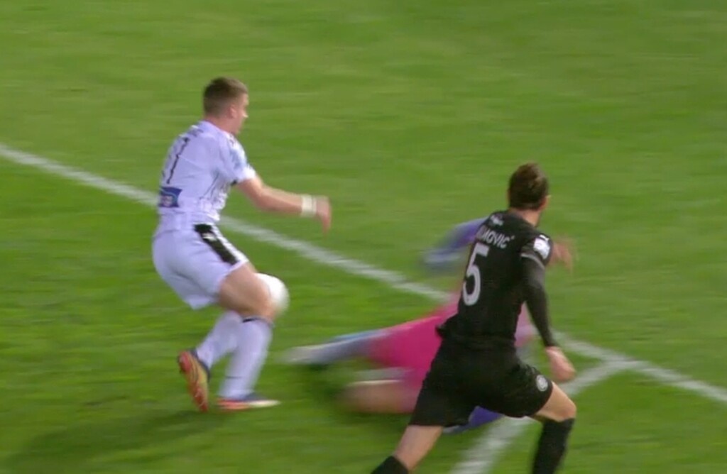 ΟΦΗ-ΠΑΟΚ: Δοκάρι και φάση-φωτιά με VAR και κόκκινη στην Κρήτη! (videos+photos)