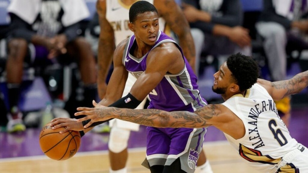 NBA: Η σούπερ εμφάνιση του Ντε'Ααρον Φοξ (video)