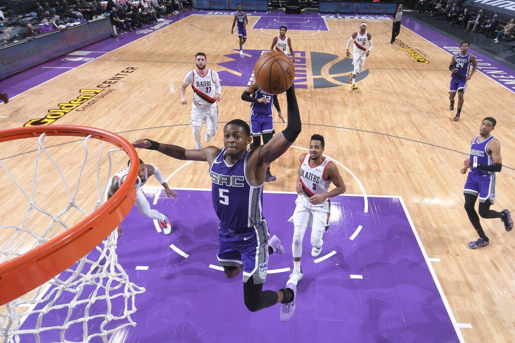 NBA: Η σούπερ εμφάνιση του Ντε'Ααρον Φοξ (video)