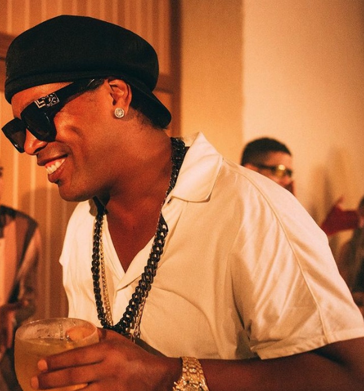 Ροναλντίνιο: Πρωταγωνιστής σε τραπ video-clip (video+photos)