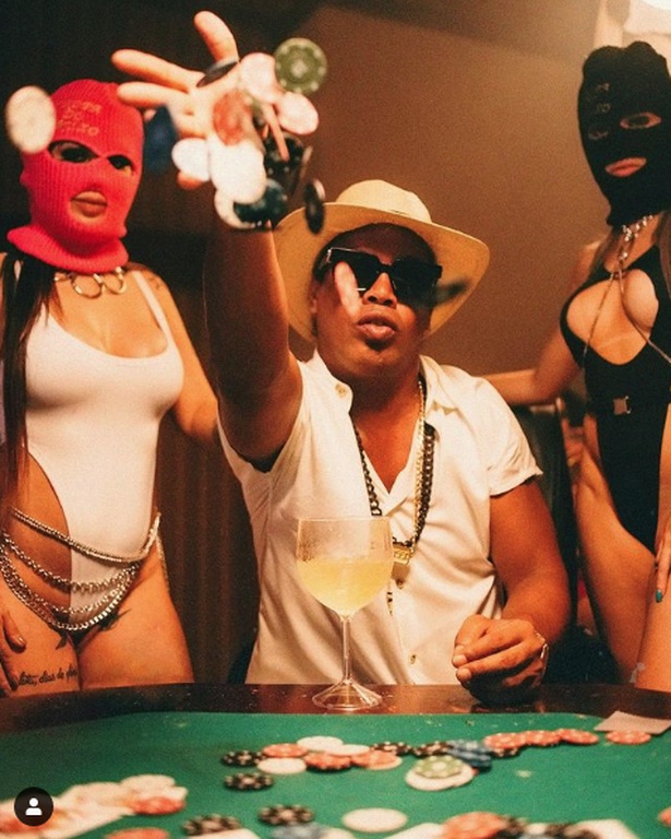 Ροναλντίνιο: Πρωταγωνιστής σε τραπ video-clip (video+photos)