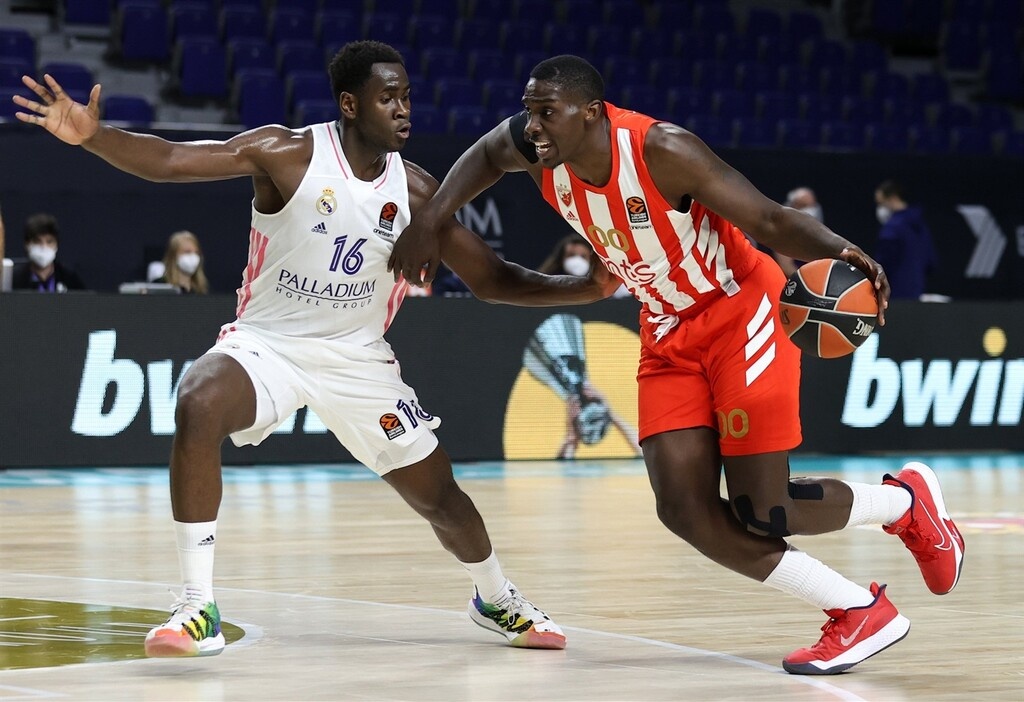 Ρεάλ Μαδρίτης-Ερυθρός Αστέρας 77-79: «Εκτέλεση» από τον Γουόλντεν